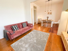 Fantastic Spacious Apartment near Carcavelos Beach